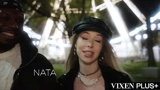 Vixenplus ateşli esmer Nata Gold çifte büyük zenci alıyor