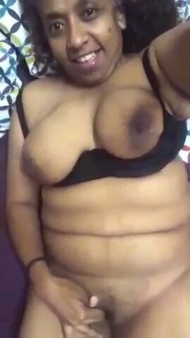 PNG 2021 Milf Masturbating