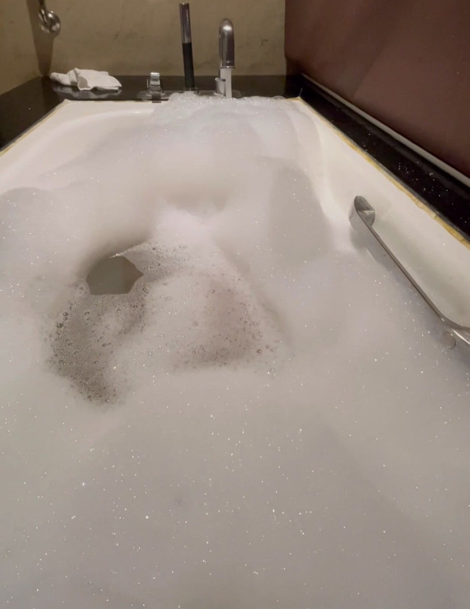 Bathtub rubbing