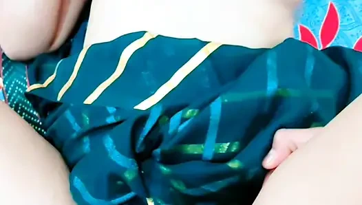 Indische desi-ehefrau von ihrem ehemann im doggystyle zum genießen gefickt