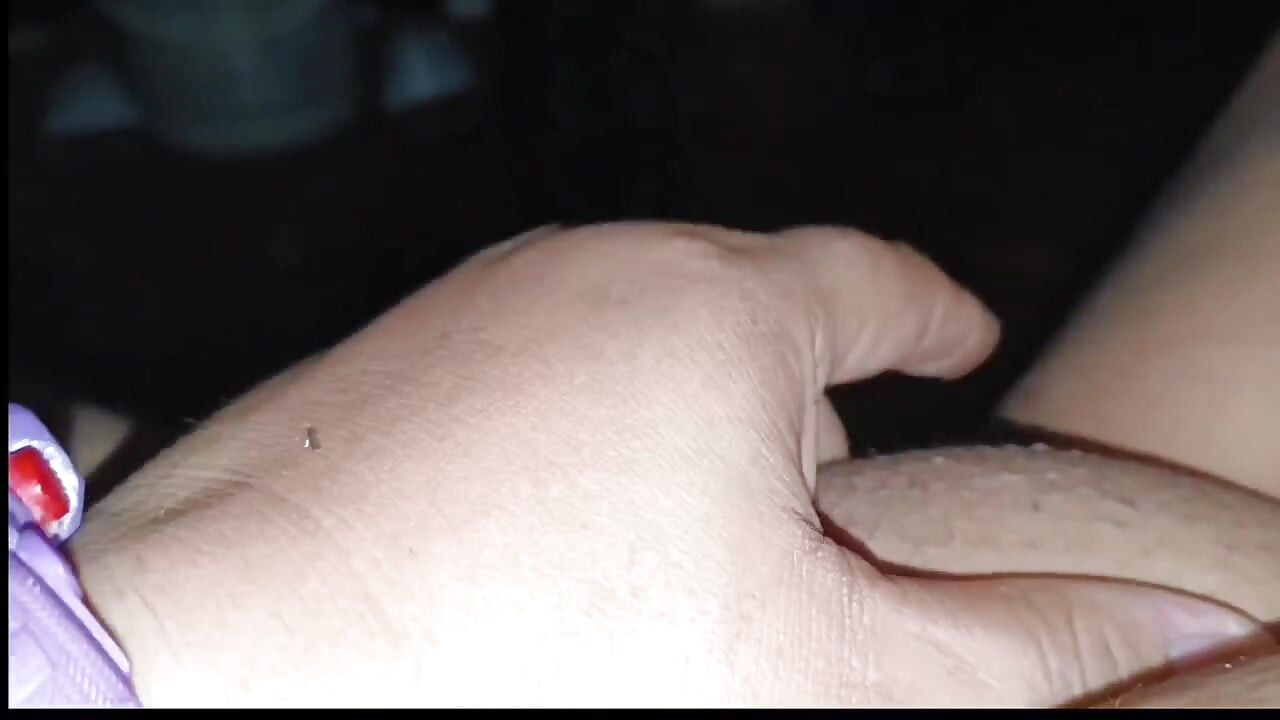 I jerk off my fat pussy and play in front of my brother-in-law's pervert while my husband's cuckold works