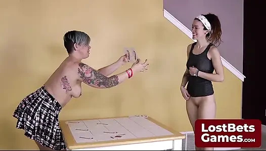 Striptiz Bellek oyunları oynarken benzersiz bir twist