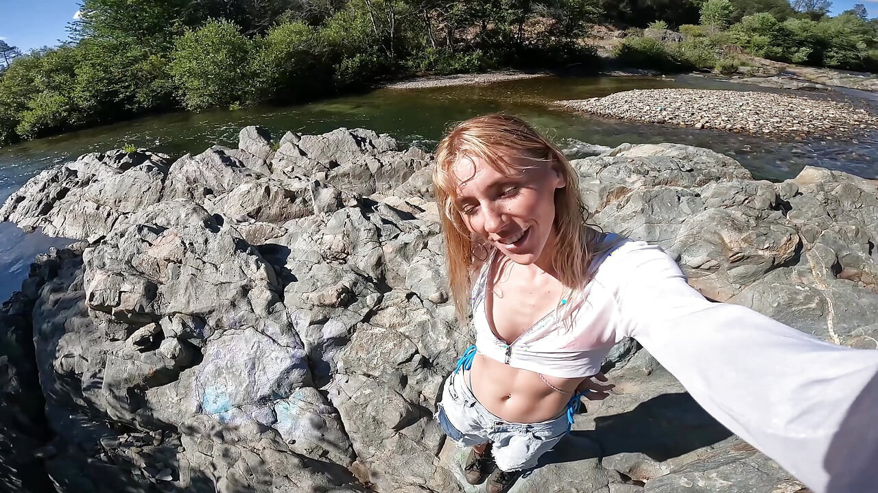 Połknąłem jego spermę po tym, jak został zerżnięty na plaży