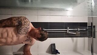 Zabawa pod prysznicem