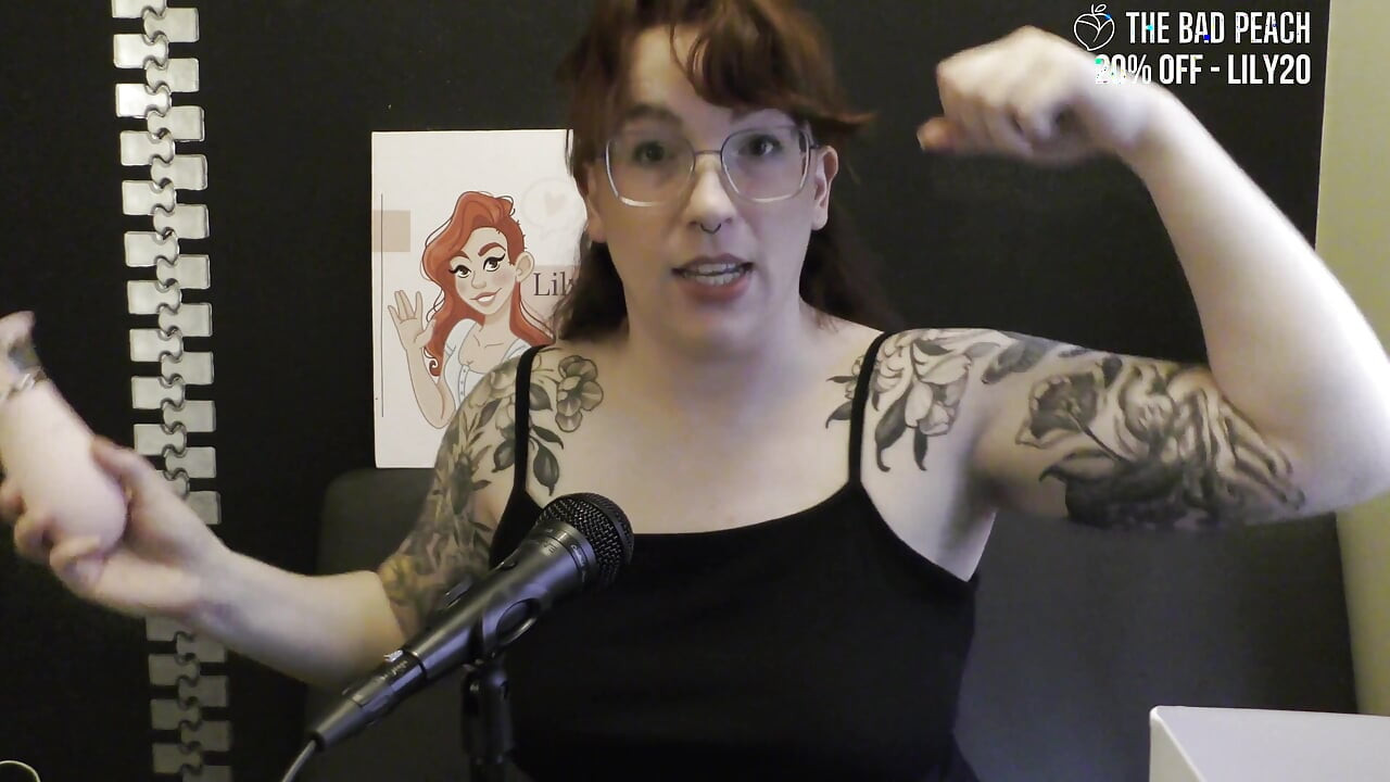 NSFW Review of the Honey Pistil Licking Vibrator From the Bad Peach