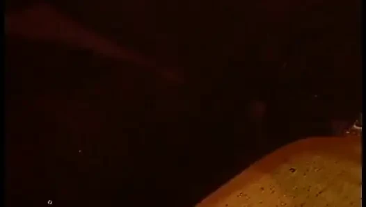 Schöne blondine wird von einem geilen typen hart gefickt