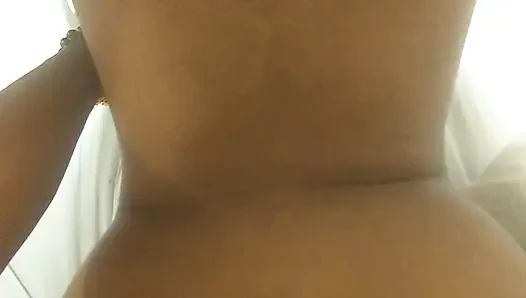 Beni sikerken yeni ekipmanları test yapmasına izin veriyorum!