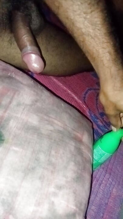 Mera Ghar Mein koi nahin tha to main video banaa liya kaisa hai comment Mein batao