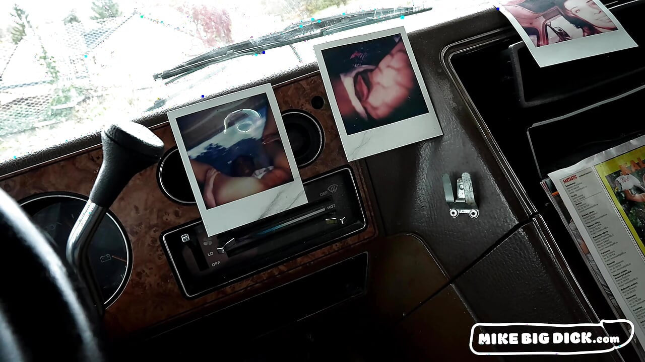 Van Side Hookup (MikeBigDick)