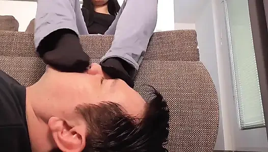 Mistress Amrita's feet smelling tyranny