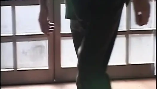 P128G07 sore yang cabul sama pendeta kepala kuil dan istri kedua yang seksi!