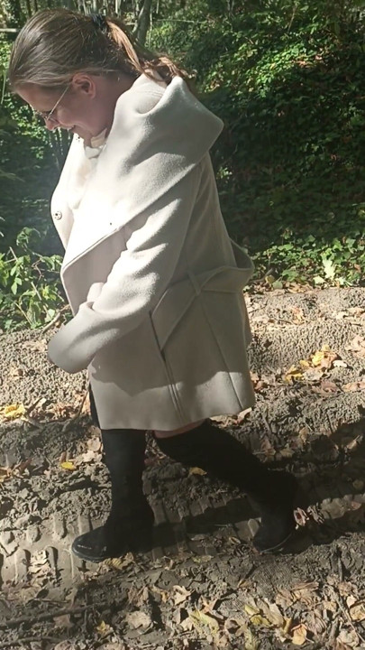 Jade shows off in the wood with the strangers | Clip 3