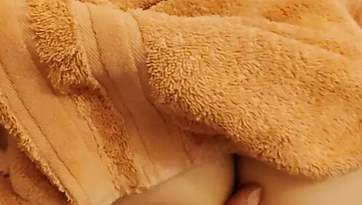 Surprise, my stepsister in a towel in my room! It's time to cum on him!