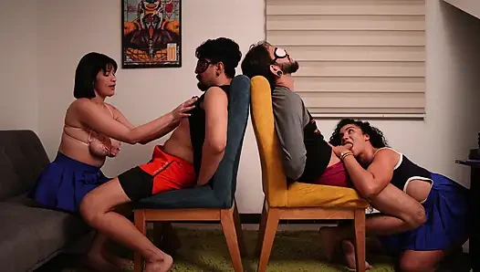 Они связывают нас и очень хорошо трахают