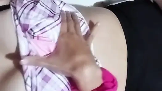 Yeni uyandım ve günün ilk orgazmını çoktan yaptım