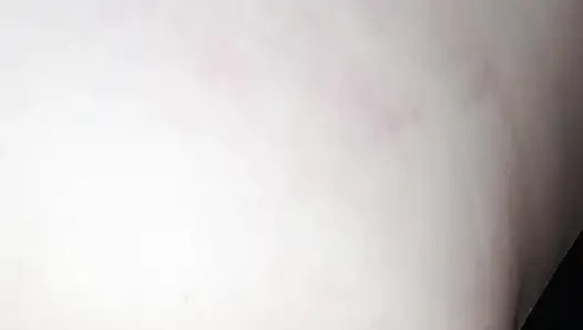Kırmızı tanga ile