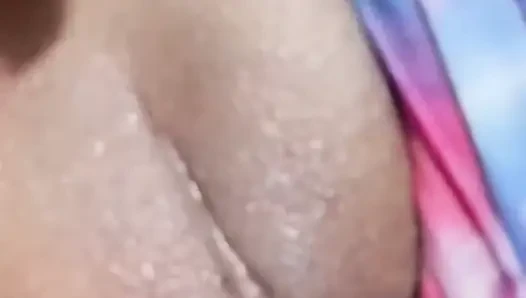 Weil du mich mit ihm betrügst, habe ich das Video hochgeladen, um es zu zeigen