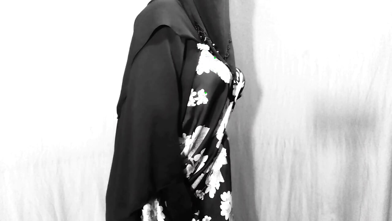 Muslim Hijabi Beautiful Housewife Fucking with Neighbor - With Clear Bangla Audio