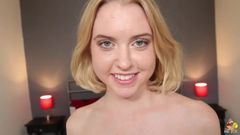 A buceta peluda adolescente da Chloe Couture fodida