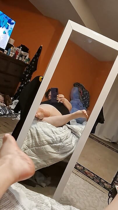 My Sexy Feet Love to Play