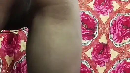 Memek dan pantatku bareng-bareng, lesbian