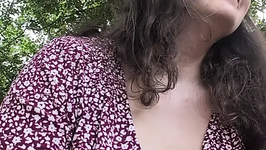 Risky squirt outside