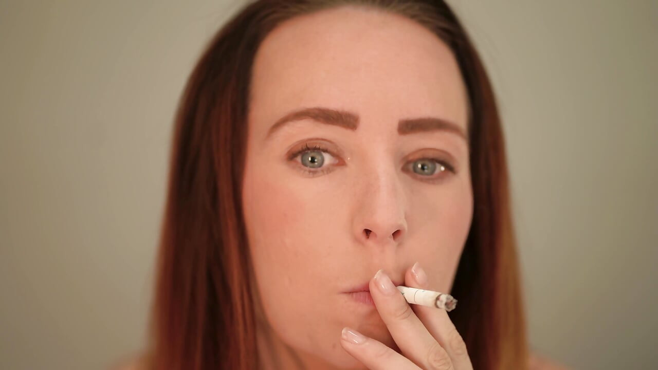 Close up Smoking - Sexy Lip & Smoke Tease