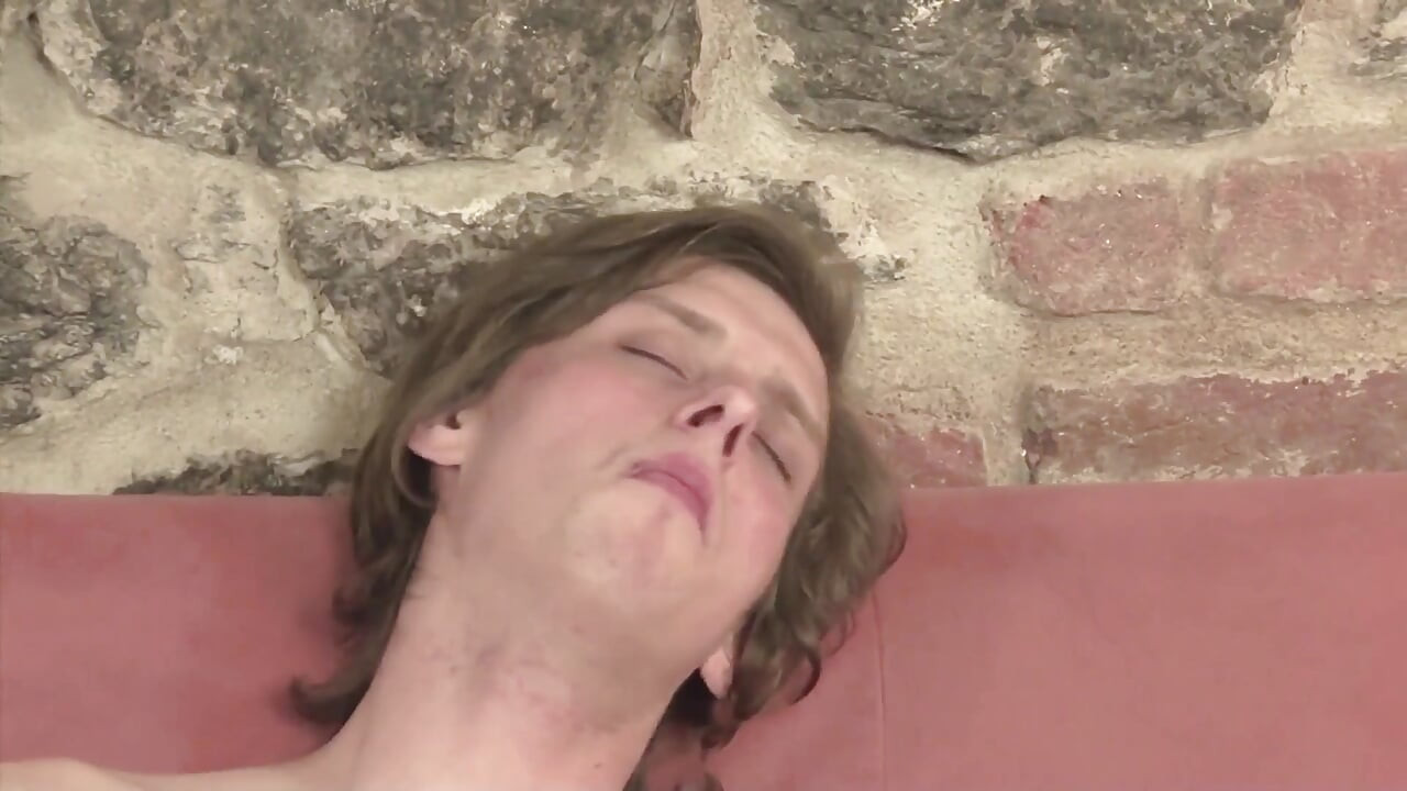 Exclusive video Bareback: Couple of gay guys fuck anally until they squirt cum