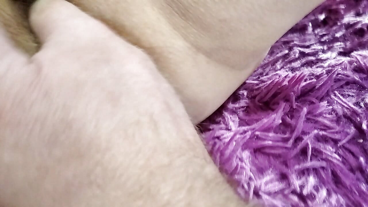 Peter & Aimee: Elegant marital pussy games... ))