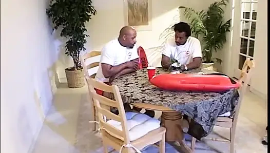 Muncrat di wajah besar yang bagus untuk putri ebony kulit terang yang lucu