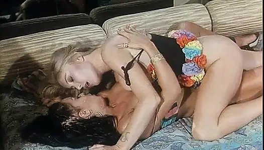 Lesbensex mit schöner Moana Pozzi