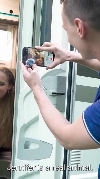 BANGVAN - Busty Jennifer Mendez wordt geneukt door een gespierde vreemdeling | Clip 2