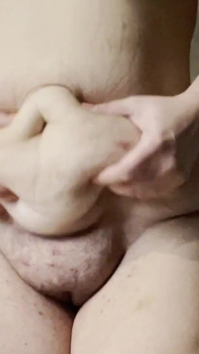ช่วงเวลาขากรรไกรจาก "FEEDEE Belly Play"