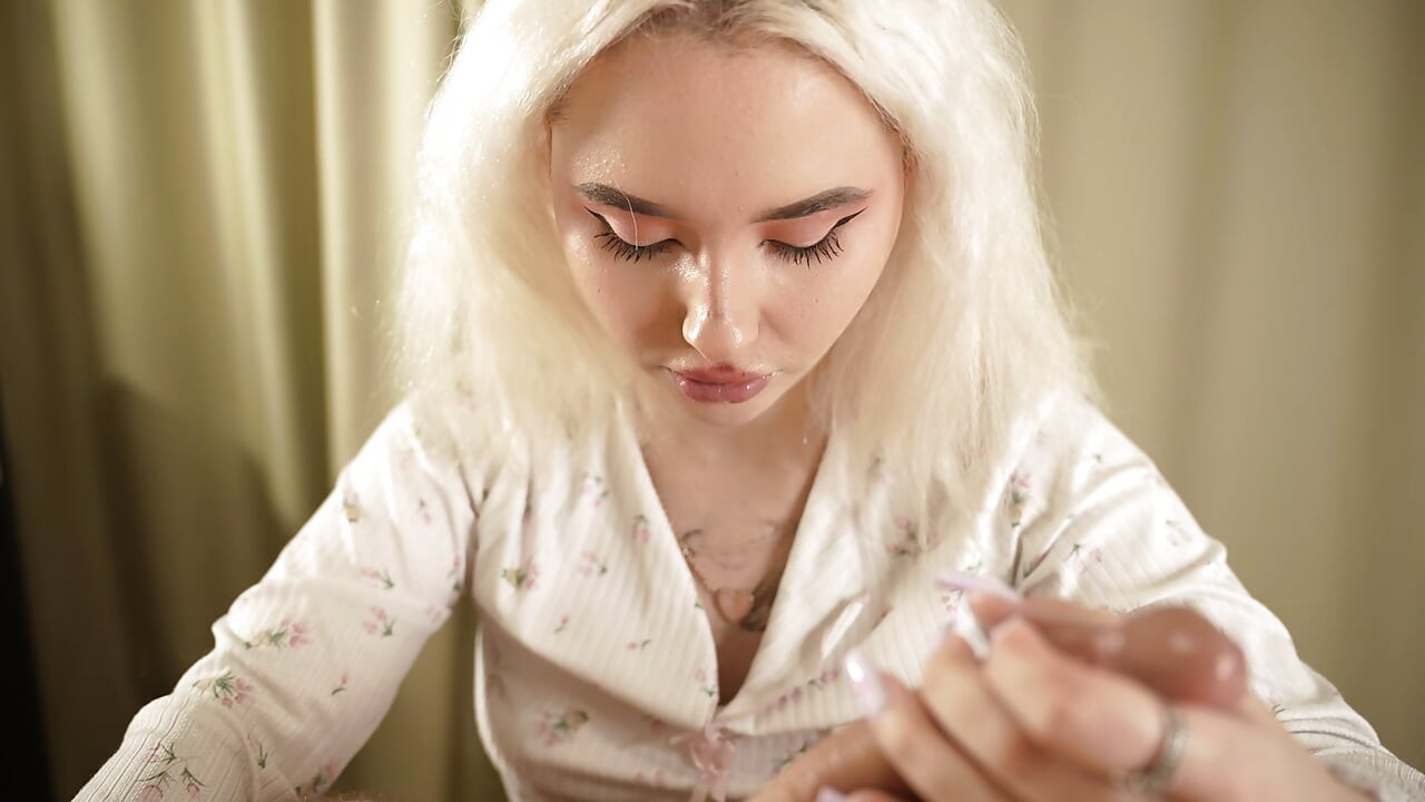 Sora vitregă rămâne blocată în mod constant în cele mai evidente locuri pentru a fi deja futută