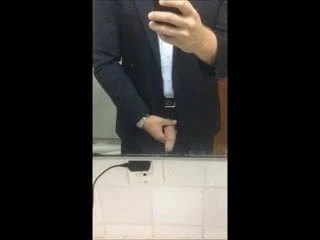 Puxando meu pau para fora