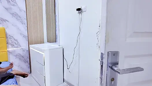 Mab0k ağır olduğunda iş arkadaşının karısıyla aldatıyor