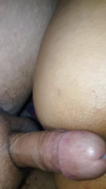 Juicykoos Desi DHA Pakistani aunty fuck by her young husband without condom
