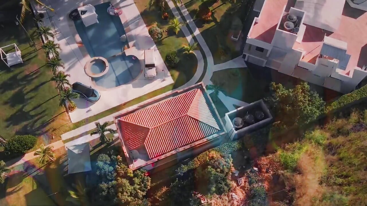 GGmansion lesbiană cu foarfecă și noapte