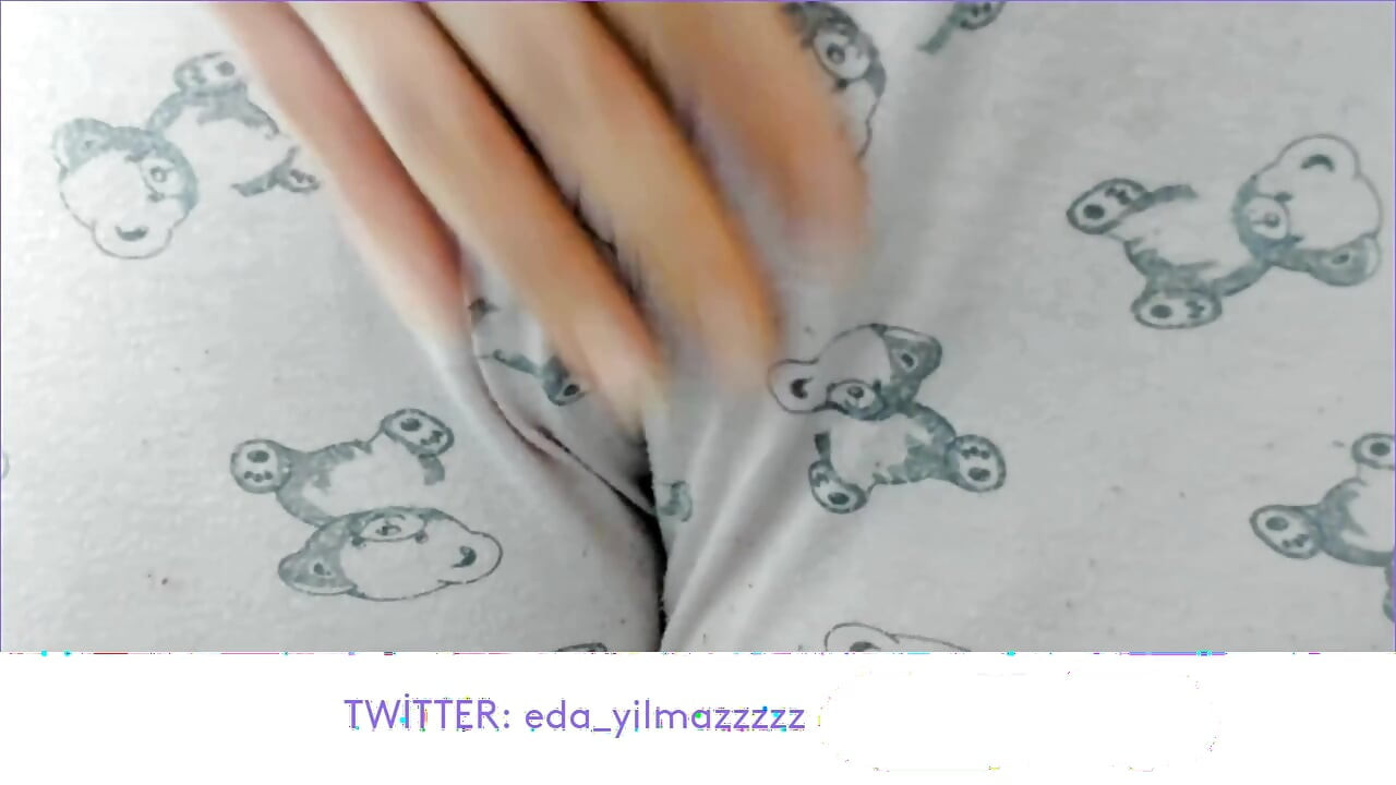 MASTURBATE WITH PAJAMAS- RUBBING PUSSY WITH PAJAMAS- CAMELTOE