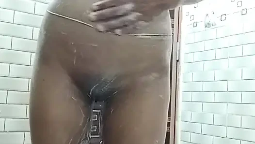 Duş seks videosu desi kız duş alıyor ve güzel amını gösteriyor xxx