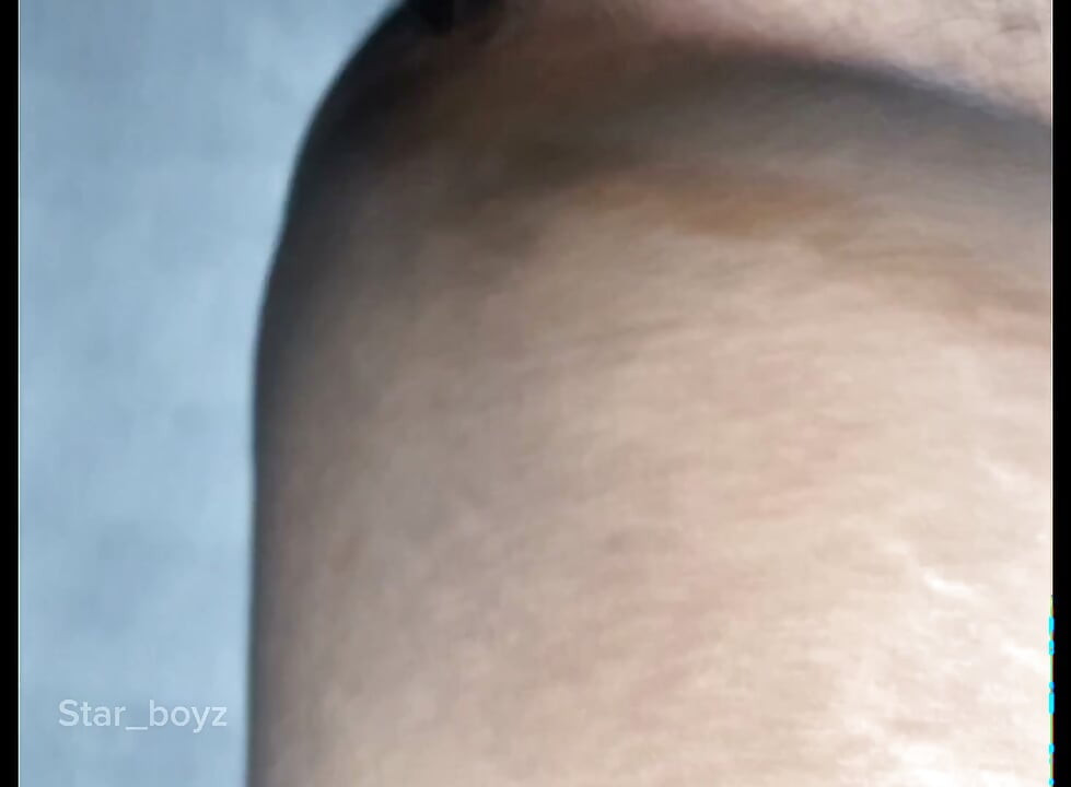 뜨거운 파티걸의 보지가 박히는