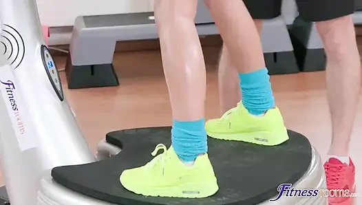 Fitness Rooms - Asian Paula Shy's Curvy Ass Looks so Fine, Jiggling Away on the Butt Toning Machin