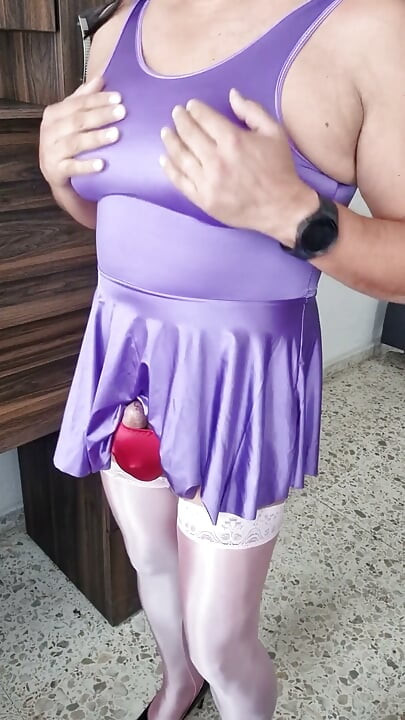 Modelando Mi Sexy Vestido Morado, Ahora Con Panties Rojas De Satin Y Usando Un Vibrador Para Mas Placer