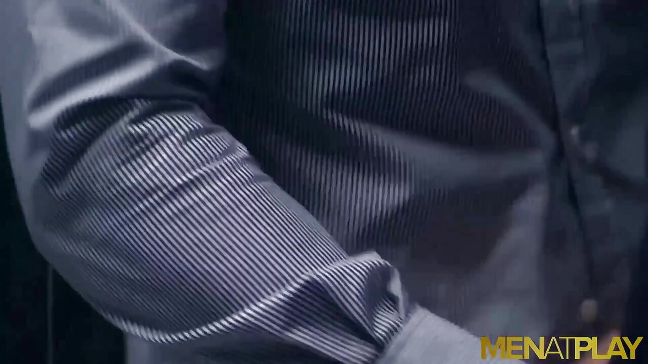 Menatplay athletic inked Klein Kerr anal fucks Dario Beck