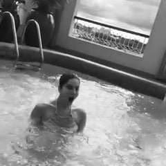 Sunnyleone în bikini