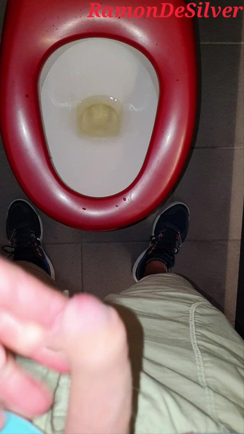 Master Ramon has to pee quickly!