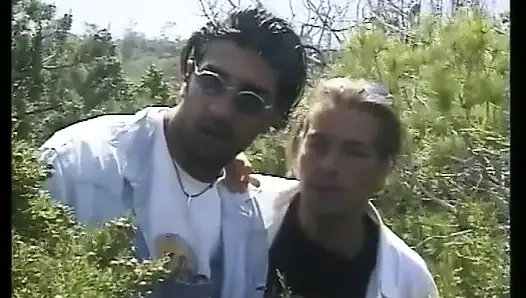 Два друга находятся в отпуске на Ибице и трахаются с горячими телочками.