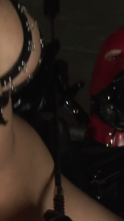 BDSM Ich bestrafe ihn fuer all das boese was er getan hat | Klip 3