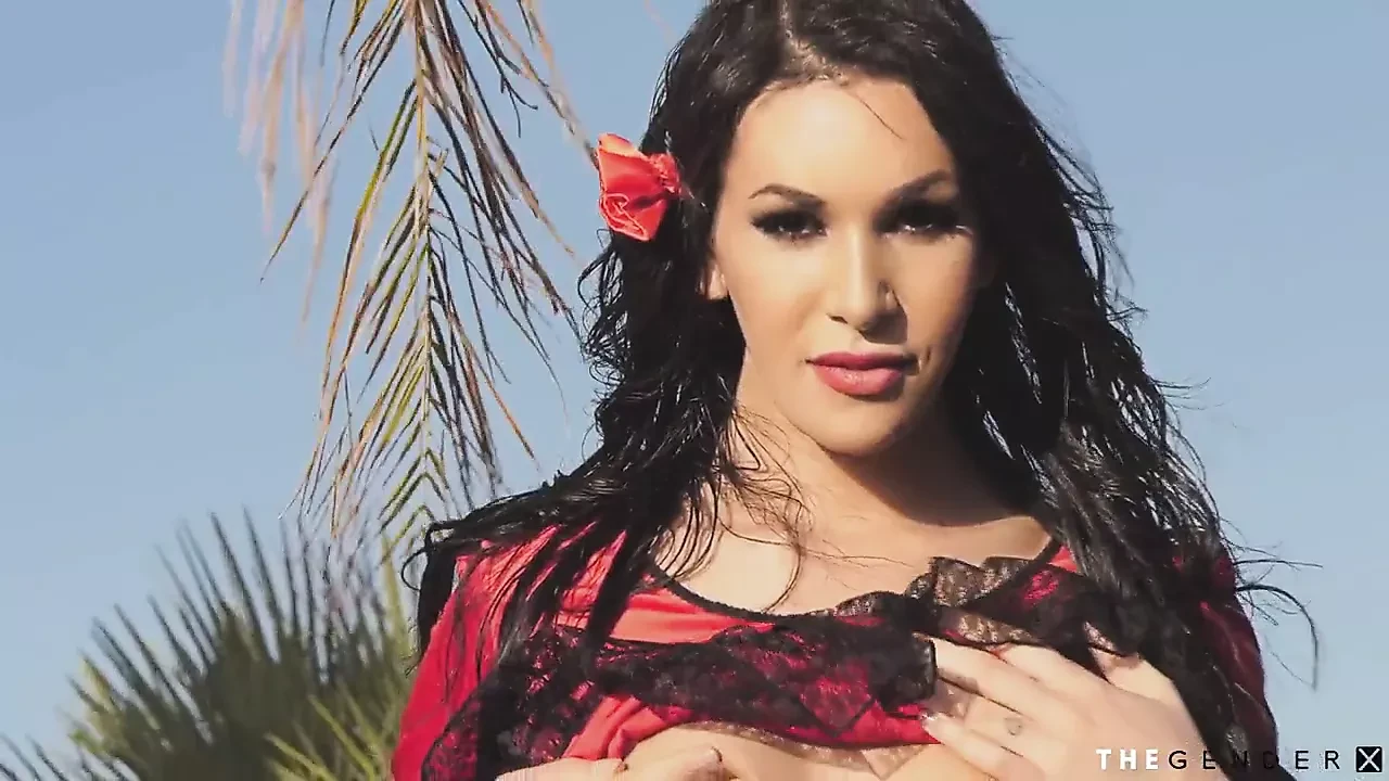 Latina trans senorita enjoys forbidden bareback ride