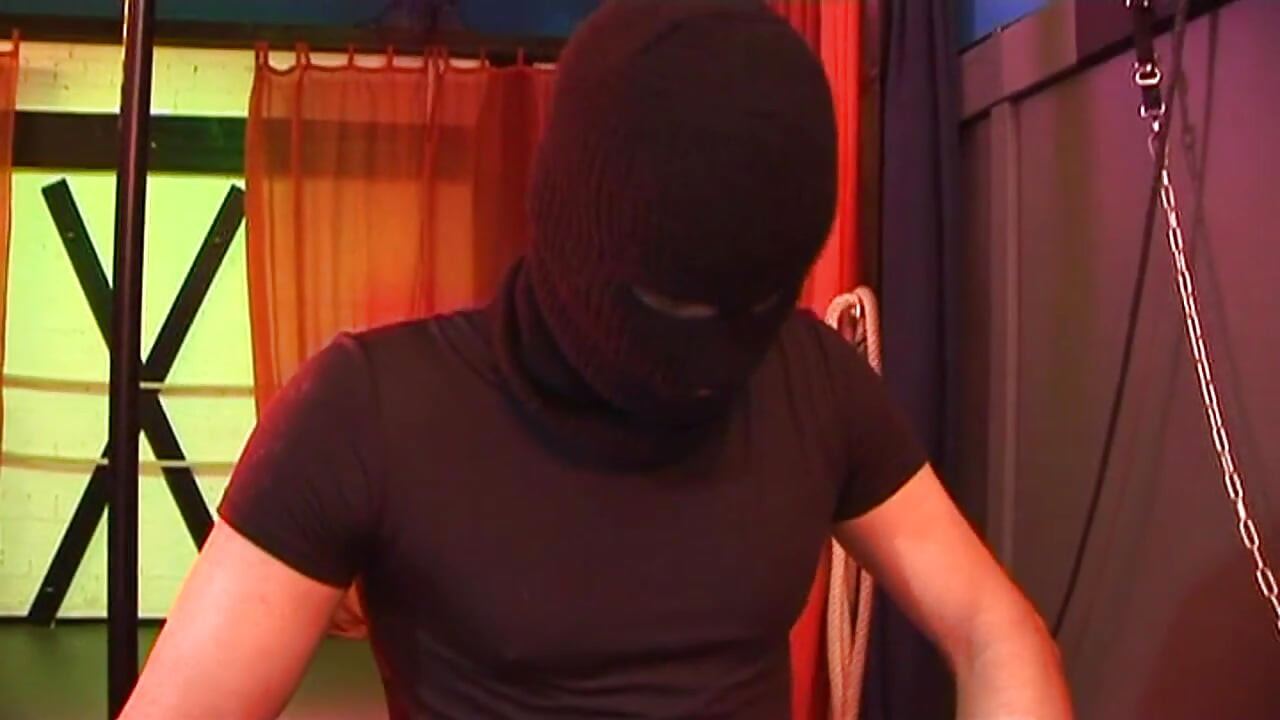 Blindfolded Brunette Stretched Wide in Sloppy Group Fingering Frenzy